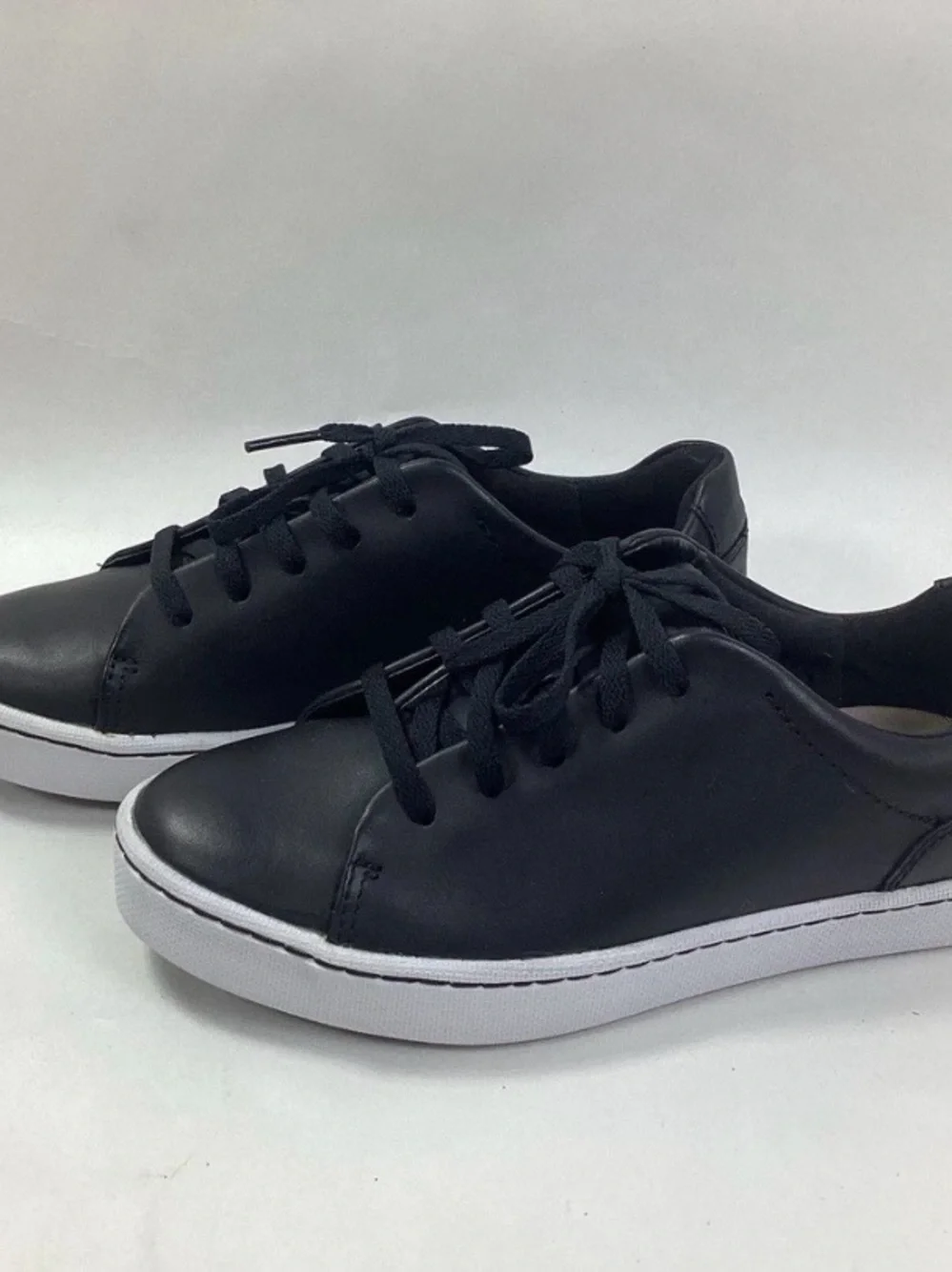Clarks Black Low-Top Lace-Up Sneakers with White Sole